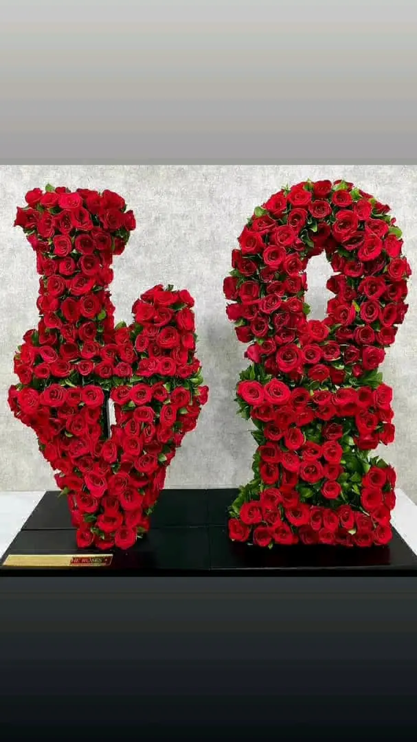 Fresh Flower Bouquets & Floral Displays thumbnail 6