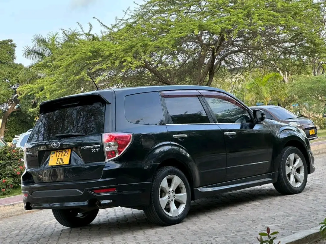 Subaru Forester Turbo 2011 Black thumbnail 2
