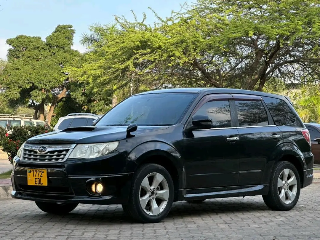 Subaru Forester Turbo 2011 Black thumbnail 4