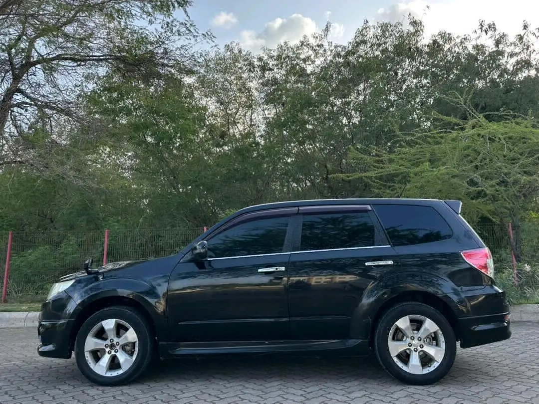 Subaru Forester Turbo 2011 Black thumbnail 5