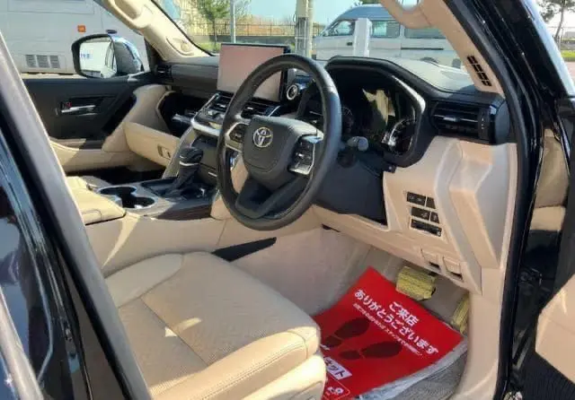 Toyota Land Cruiser 300 Series ZX 2024 thumbnail 5