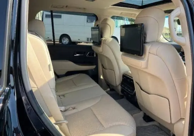 Toyota Land Cruiser 300 Series ZX 2024 thumbnail 6