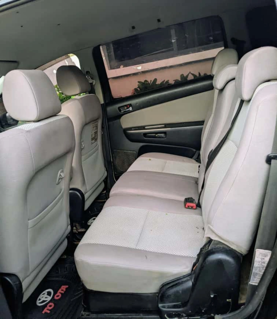 Toyota Wish DCN 1780cc Full AC thumbnail 3