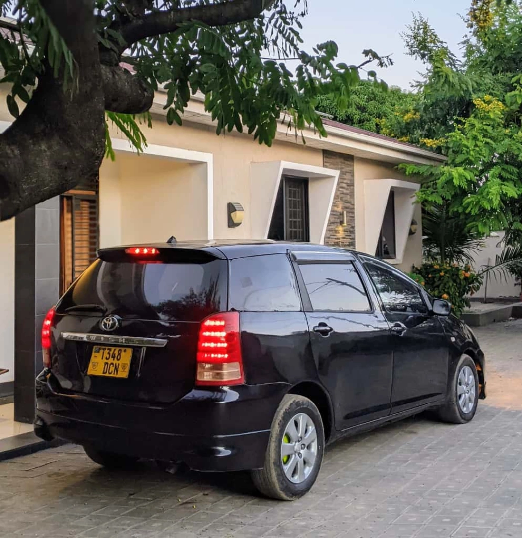 Toyota Wish DCN 1780cc Full AC thumbnail 5