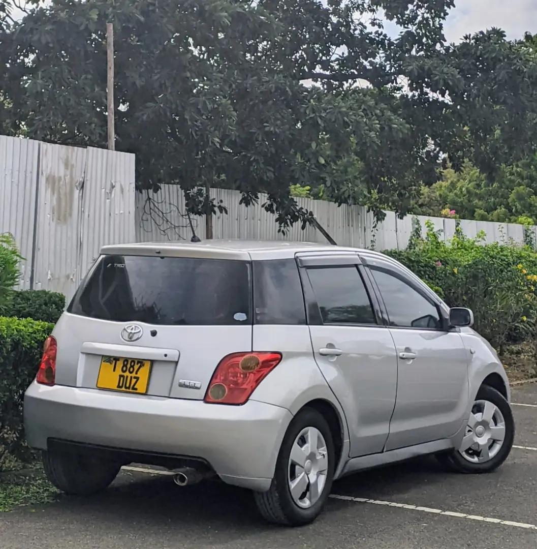 Toyota Ist 2004 (DUZ)