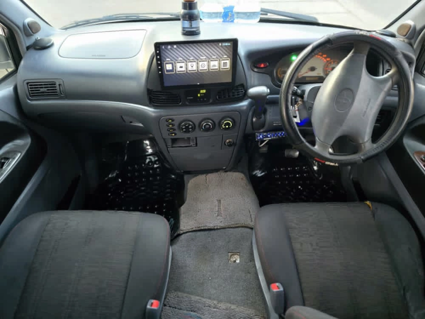 Toyota Noah SR-40 Van 2WD Full AC thumbnail 9