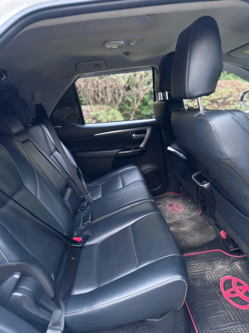 Toyota Fortuner 2021 SUV - 2.8cc, 53,500 Mileage thumbnail 7