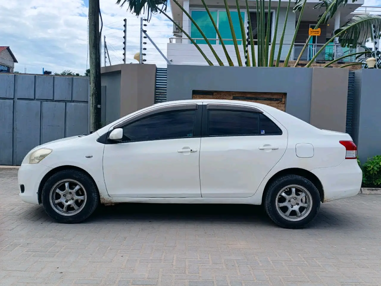 Toyota Belta (DFK) thumbnail 5