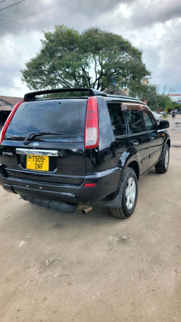 Nissan X-Trail 2005, 1990cc, Full AC thumbnail 7