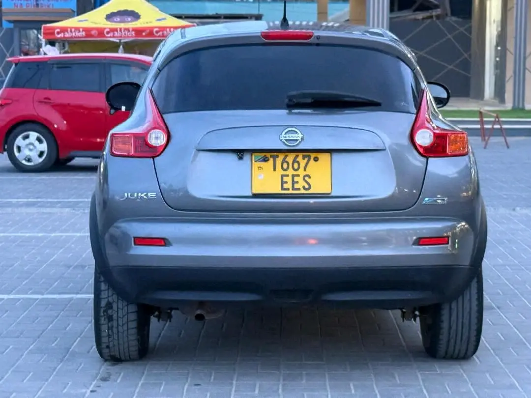 Nissan Juke (Grey) thumbnail 4