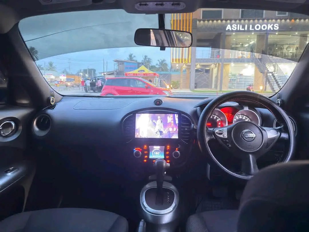 Nissan Juke (Grey) thumbnail 5