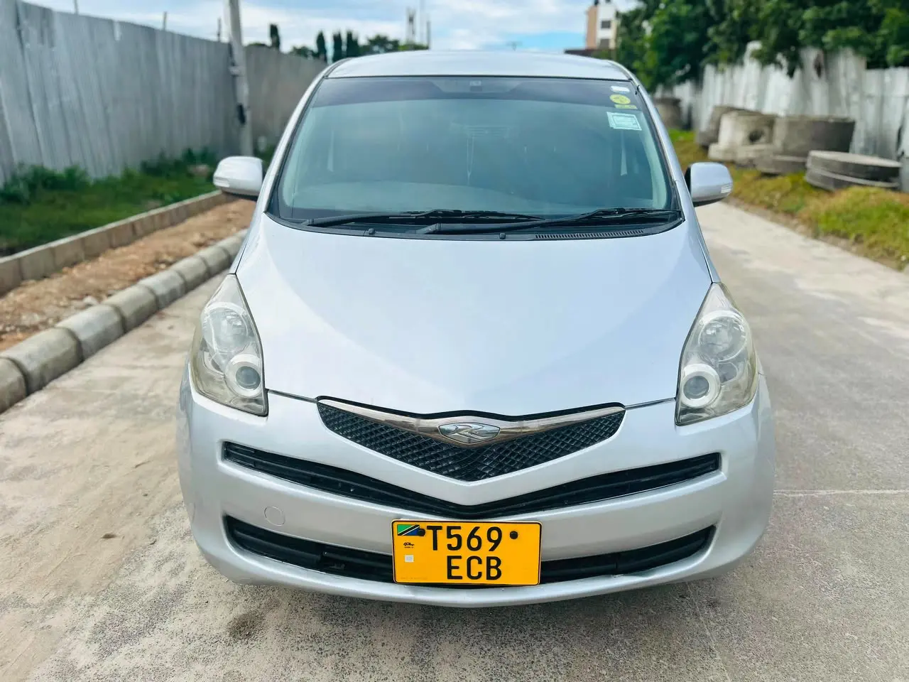 Toyota Ractis 2009 (ECB)