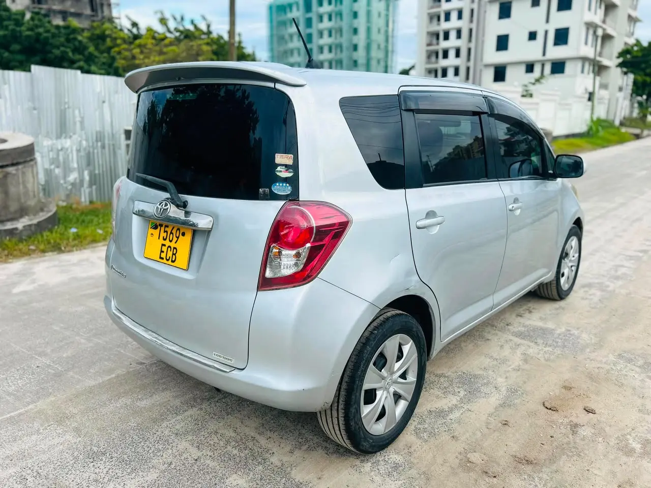 Toyota Ractis 2009 (ECB) thumbnail 2