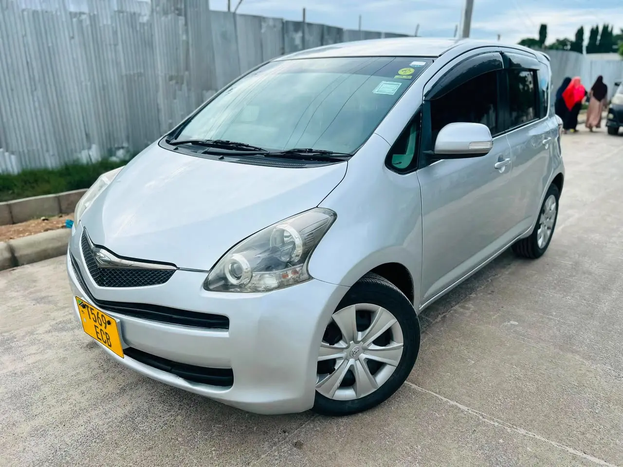 Toyota Ractis 2009 (ECB) thumbnail 4