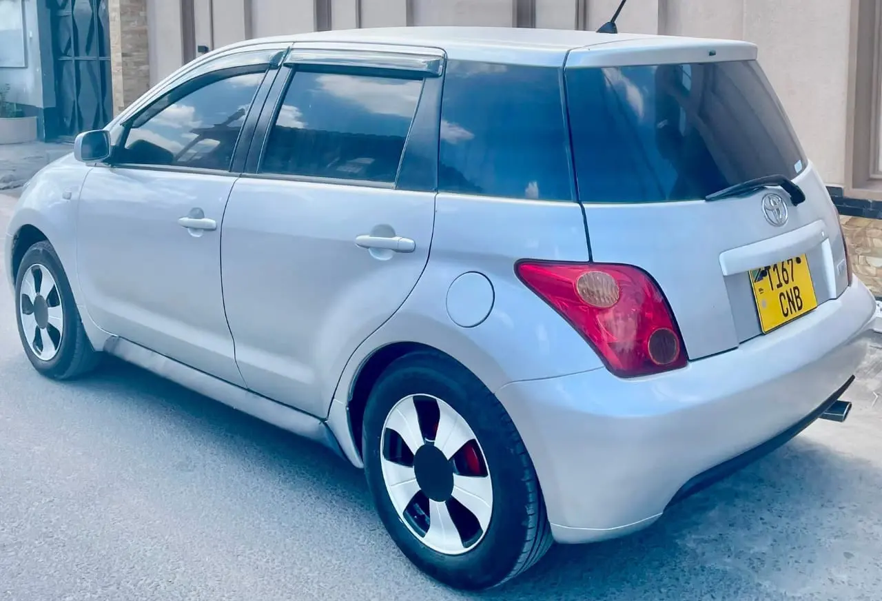 Toyota Ist CNB