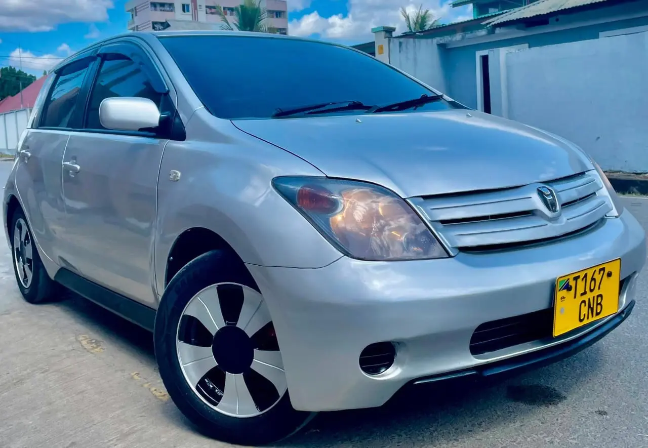 Toyota Ist CNB thumbnail 2