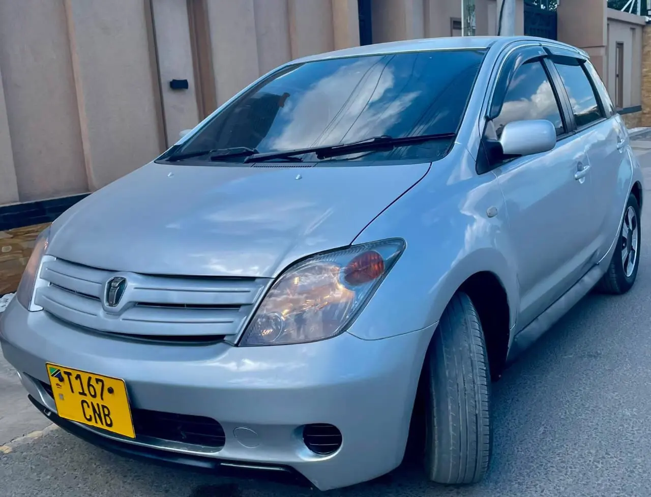 Toyota Ist CNB thumbnail 4