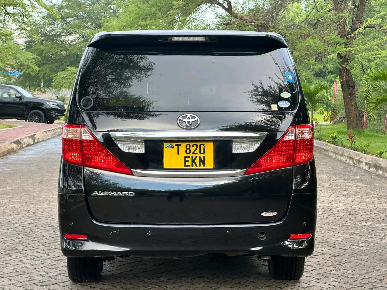 Toyota Alphard (Black) thumbnail 5