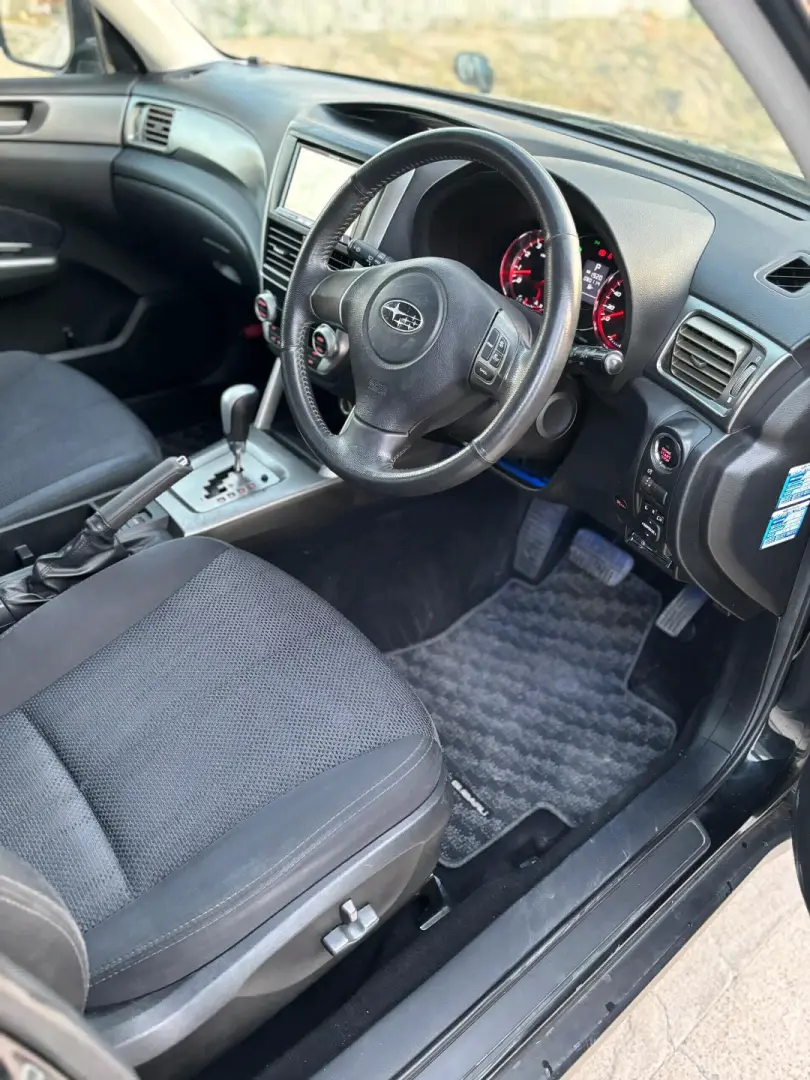 2010 Black Subaru Forester Customized thumbnail 7