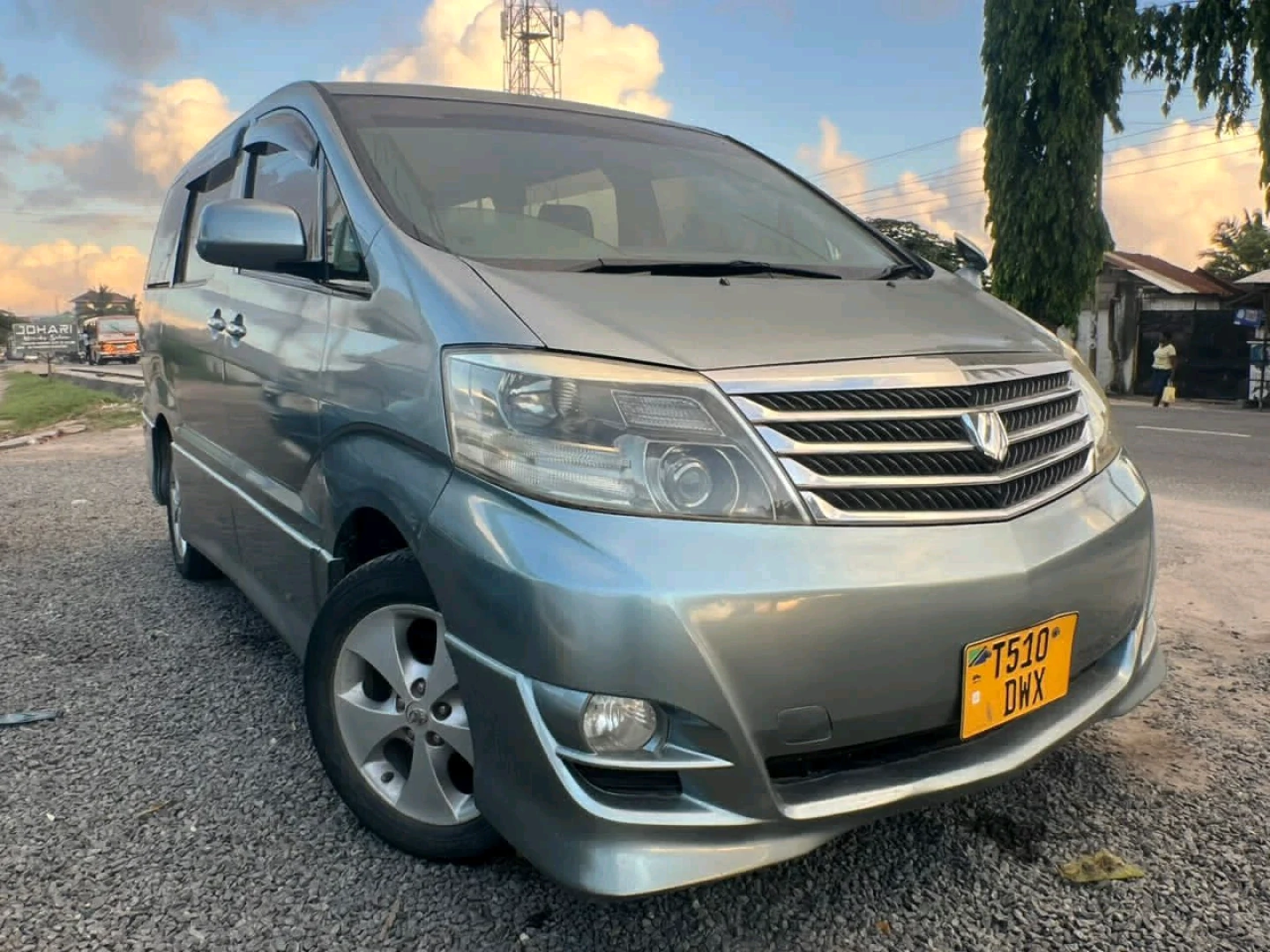 Toyota Alphard DWX 2006 Minivan thumbnail 2