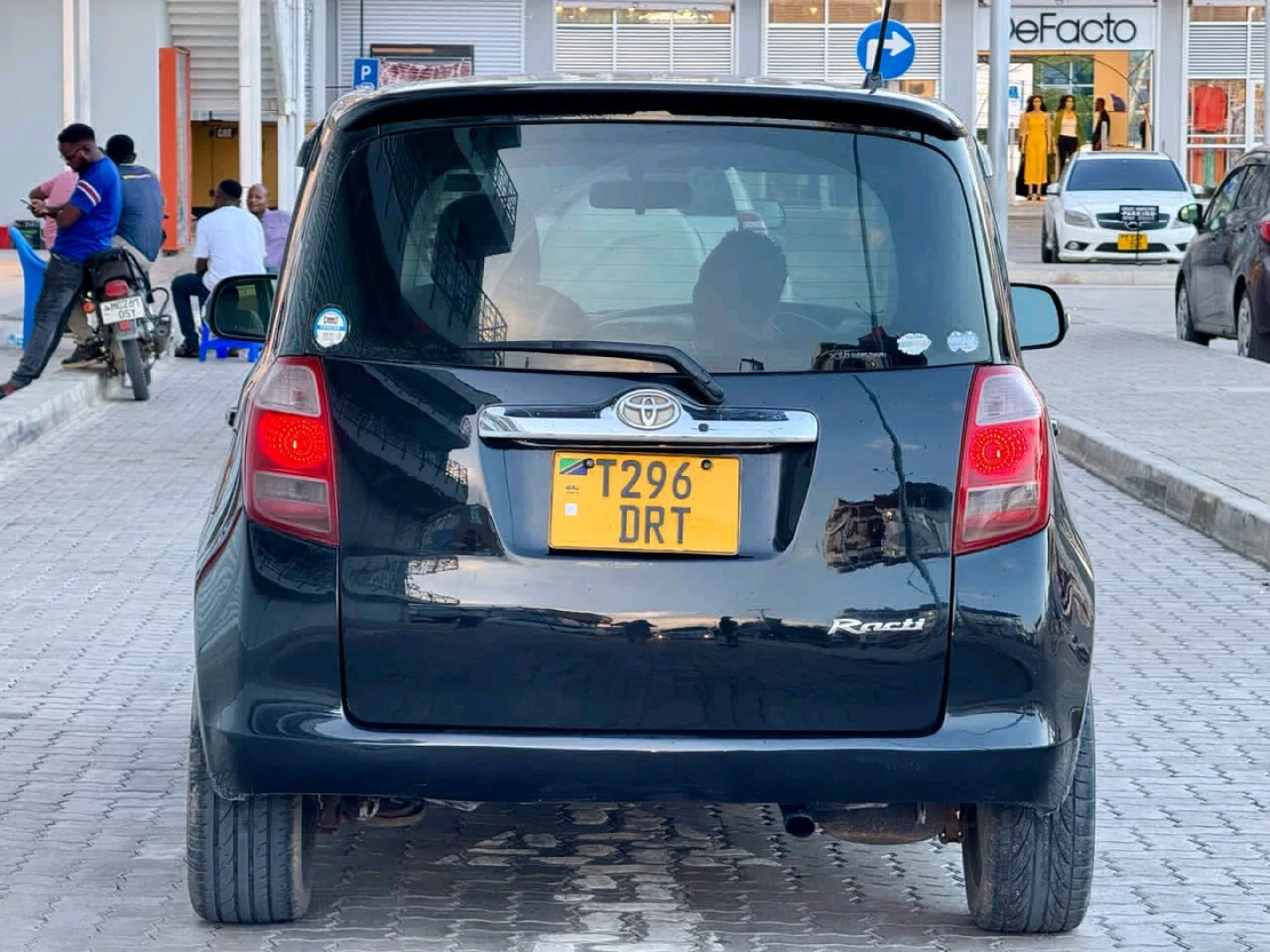 Toyota Ractis 2007 Black 1490cc for Sale thumbnail 4