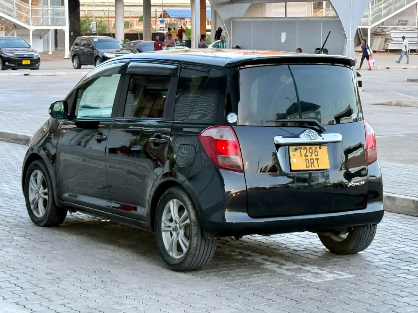 Toyota Ractis 2007 Black 1490cc for Sale thumbnail 5