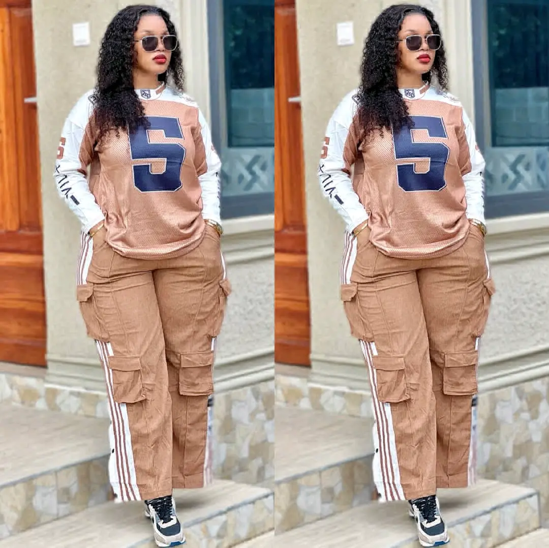 Two-Piece Tracksuit (Brown/White) - Size M/XL