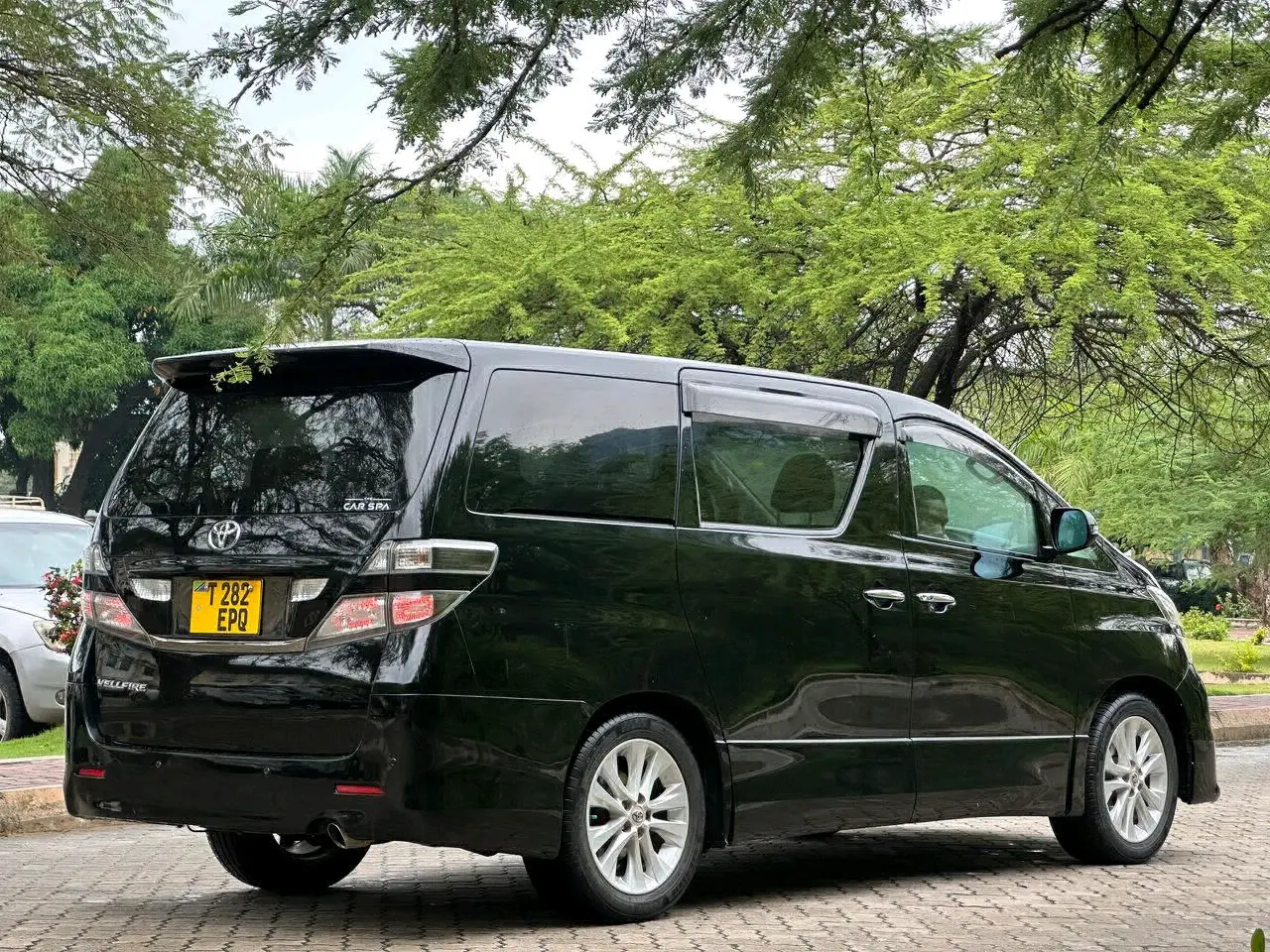 Toyota Vellfire (Black) thumbnail 3