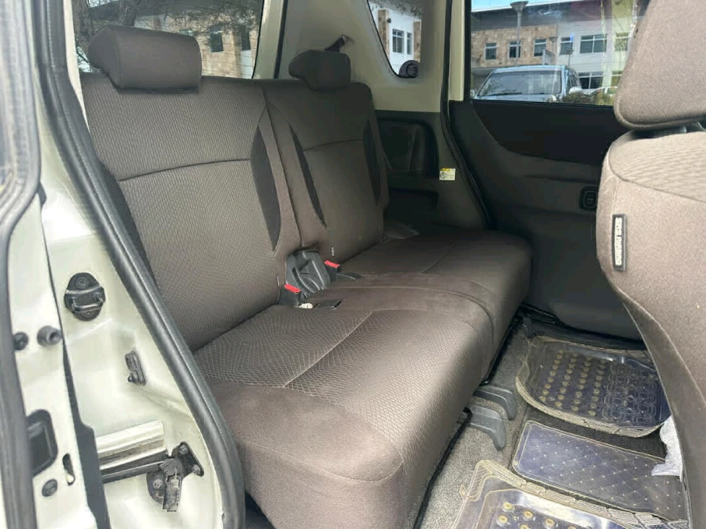 Used Suzuki Solio Minivan 2010 (1490cc) thumbnail 7