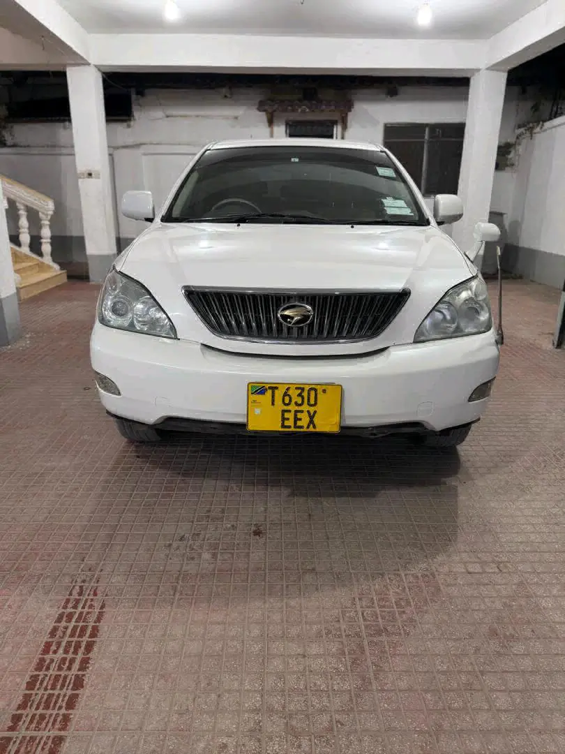 Toyota Harrier 2005, White