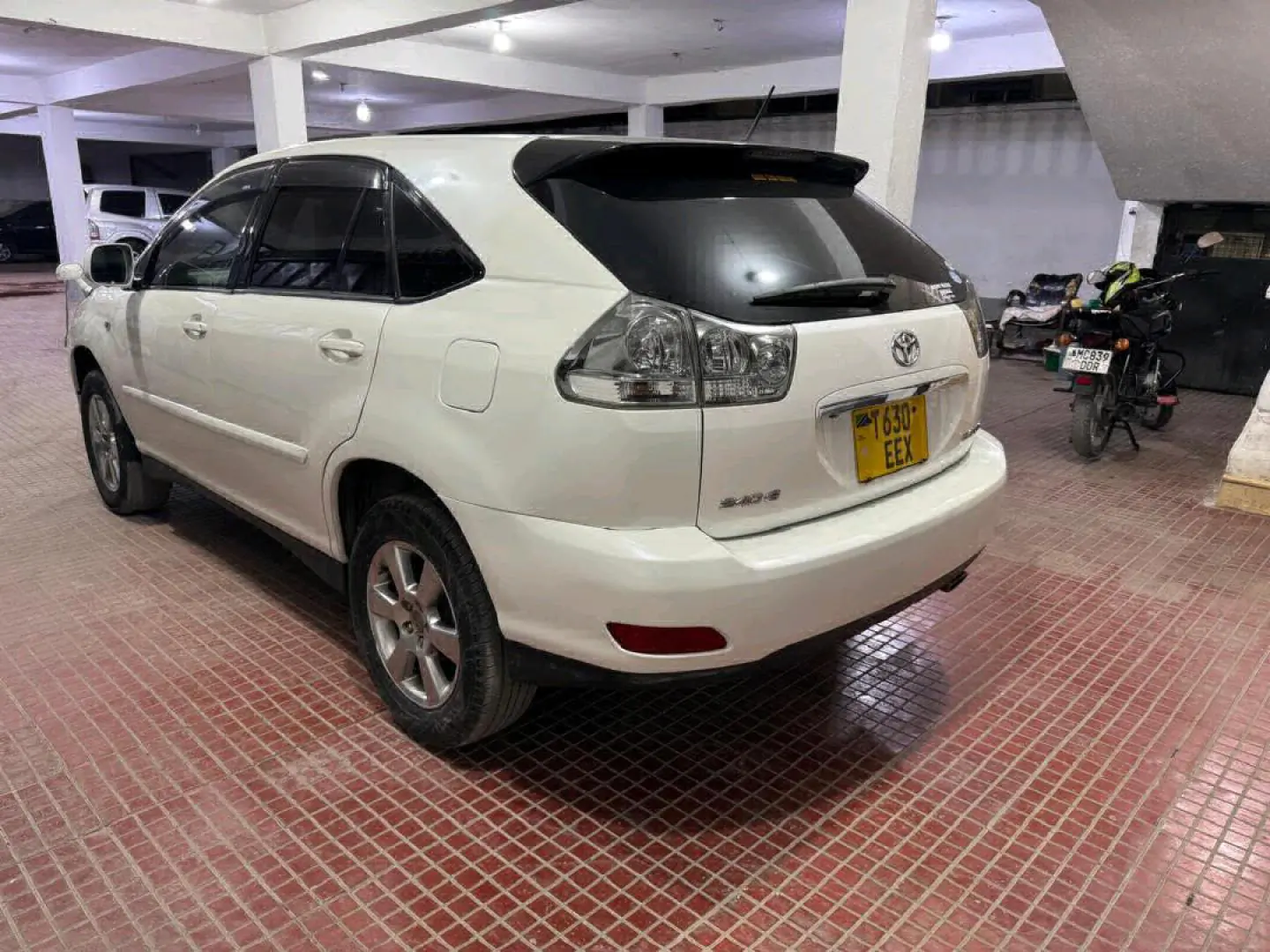 Toyota Harrier 2005, White thumbnail 4