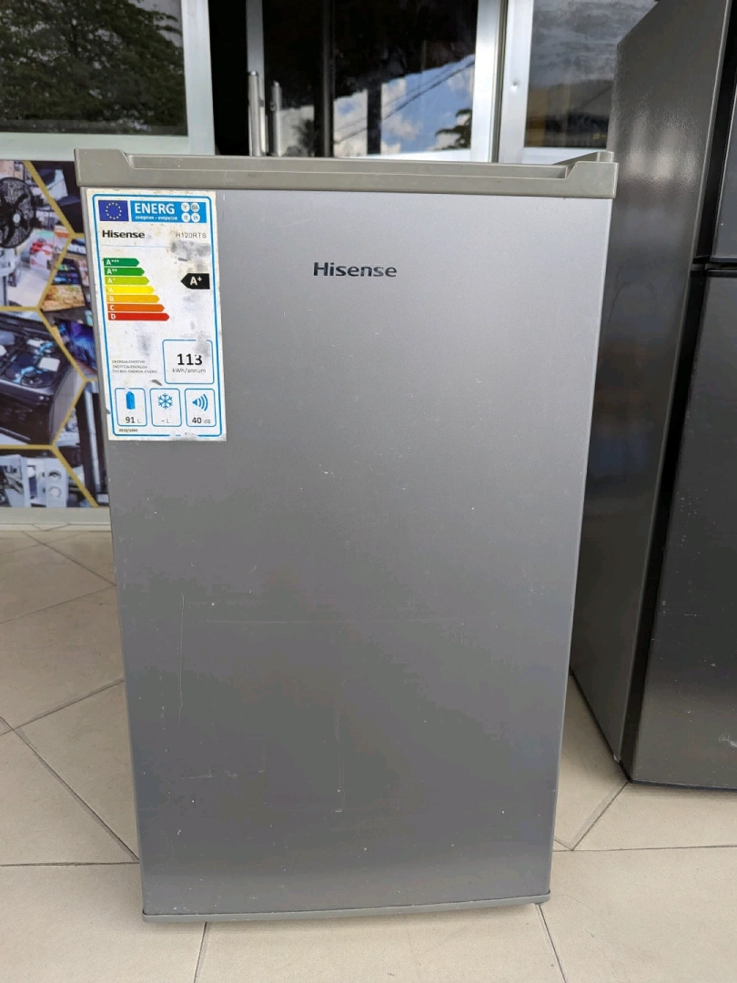 Small Single-Door Hisense Refrigerator thumbnail 5