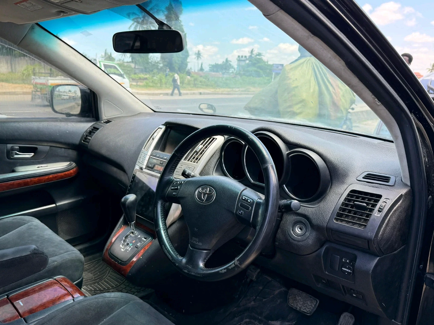 Black Toyota Harrier SUV 2005 (Exchange Allowed) thumbnail 4