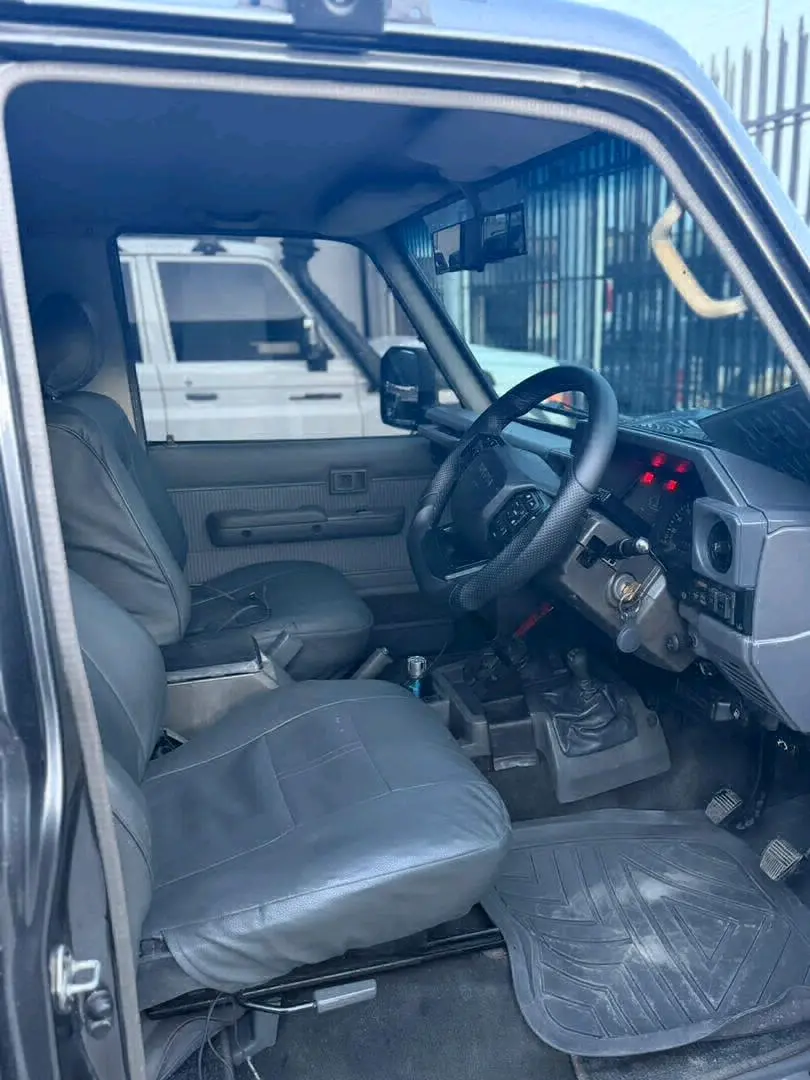 Toyota Land Cruiser LC71 Facelift 2LTE Turbo Diesel thumbnail 5