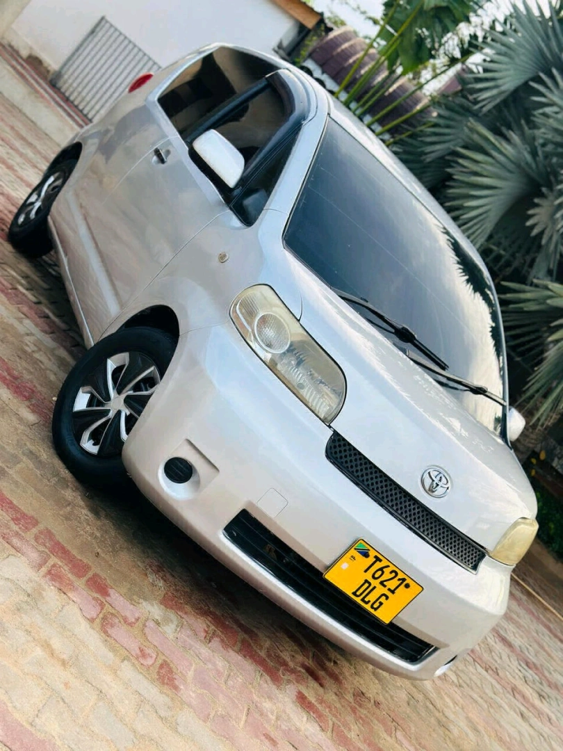 Toyota Porte DLG 1290cc Full AC thumbnail 4