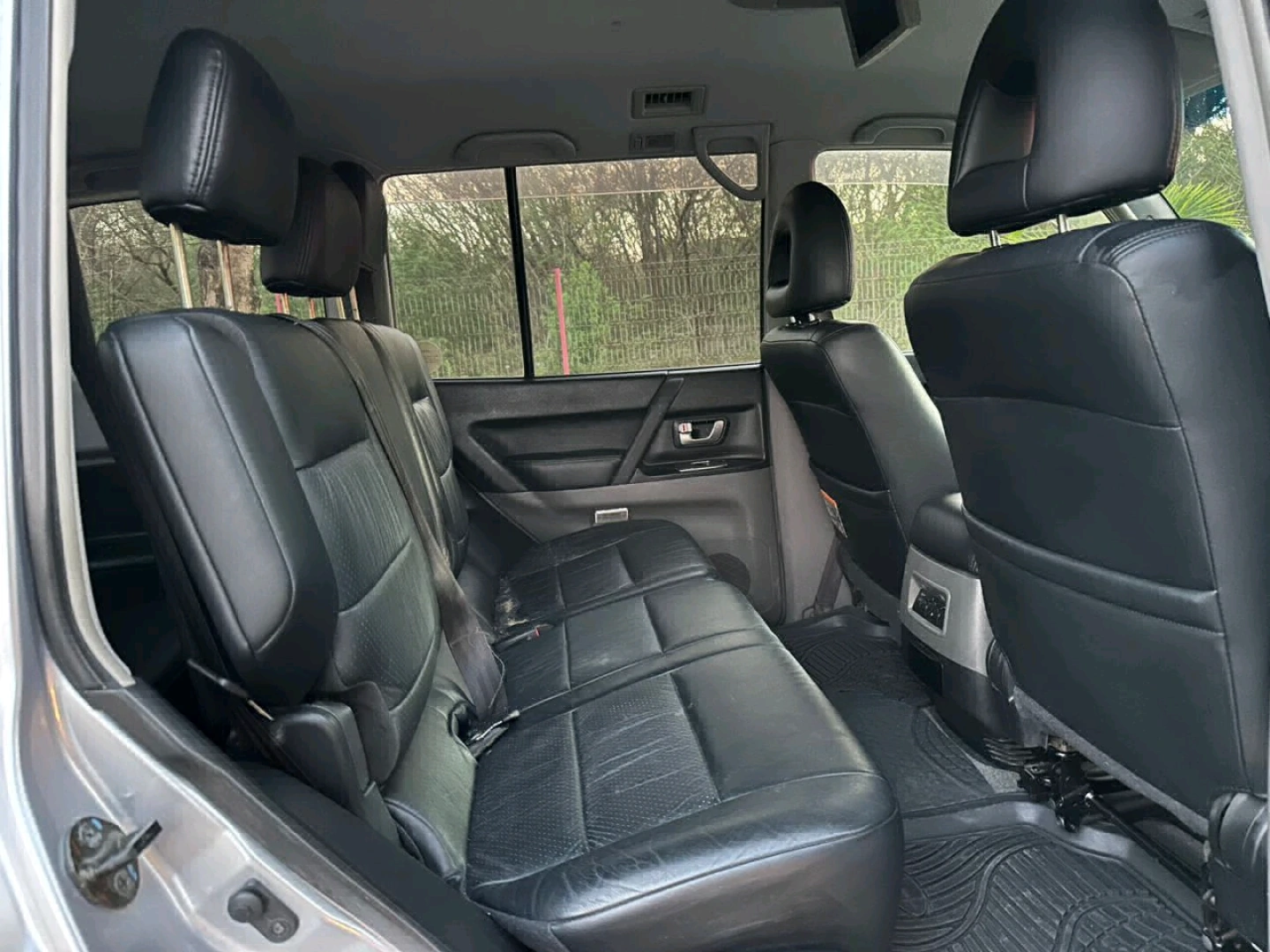 Mitsubishi Pajero GDI SUV 2005 Reg EKE thumbnail 6