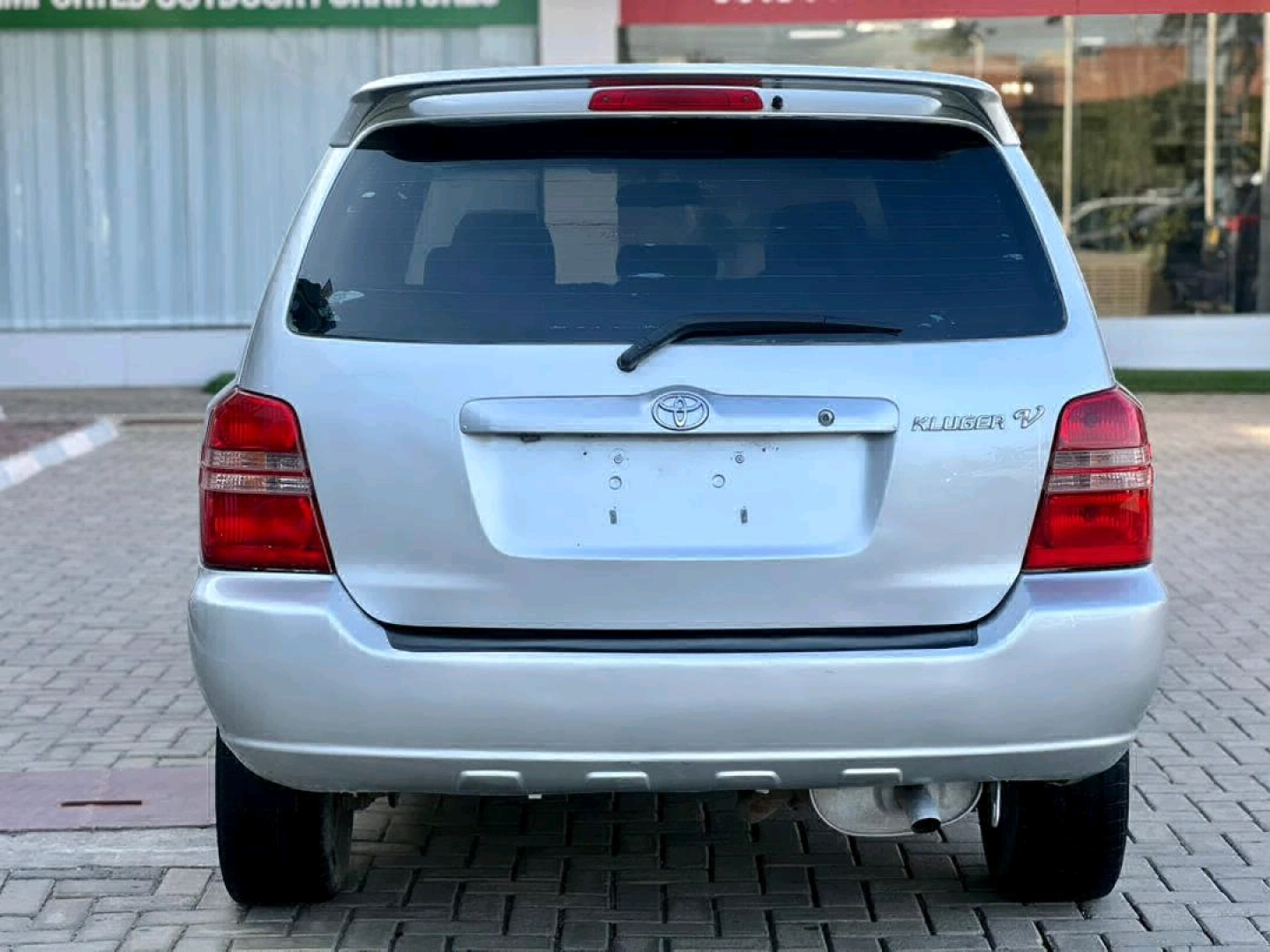 Toyota Kluger SUV Automatic (T127DJJ) thumbnail 3