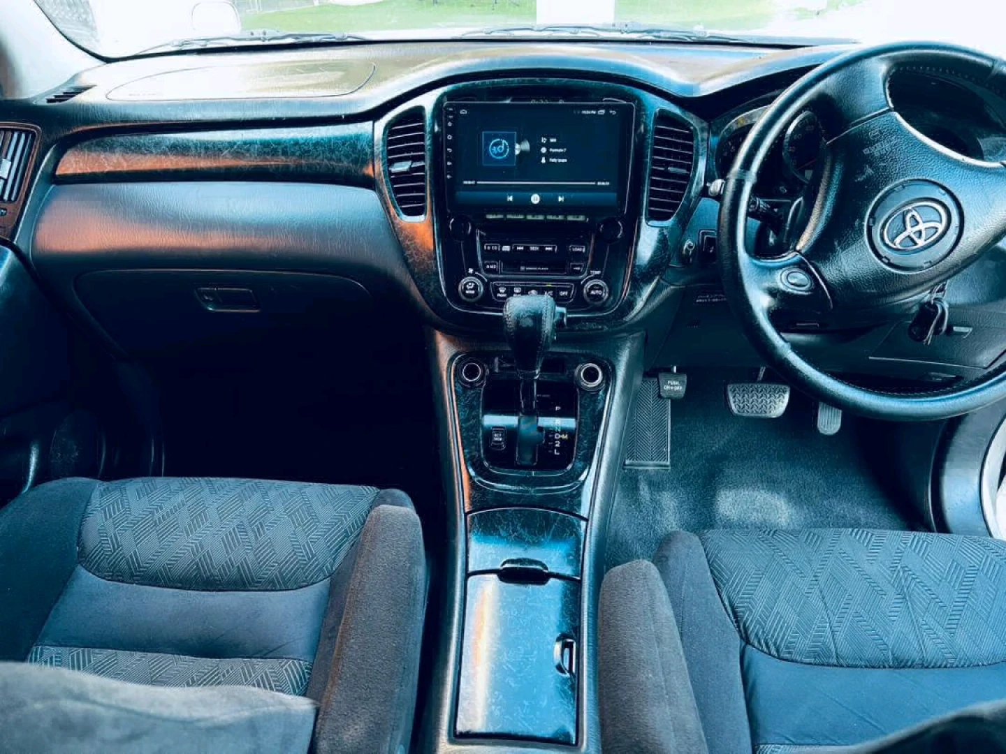 Toyota Kluger SUV Automatic (T127DJJ) thumbnail 9