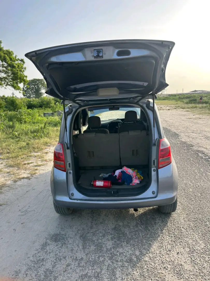 Used Grey Toyota Ractis for Sale thumbnail 8