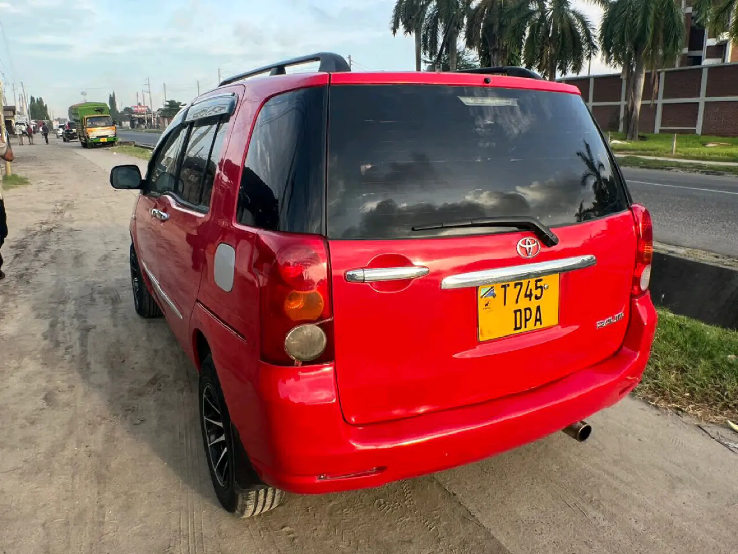 2005 Red Toyota Raum for Sale thumbnail 4
