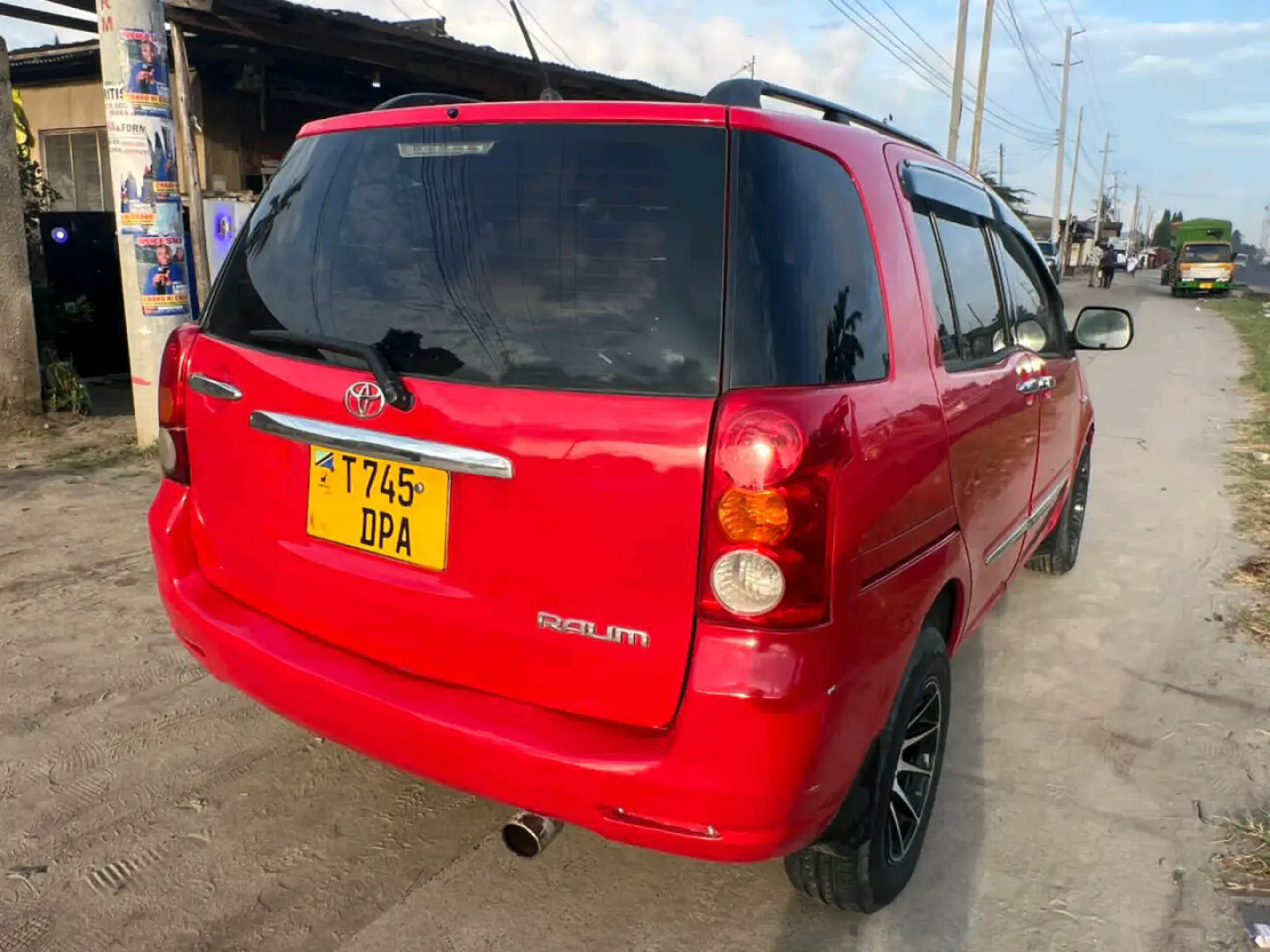 2005 Red Toyota Raum for Sale thumbnail 5