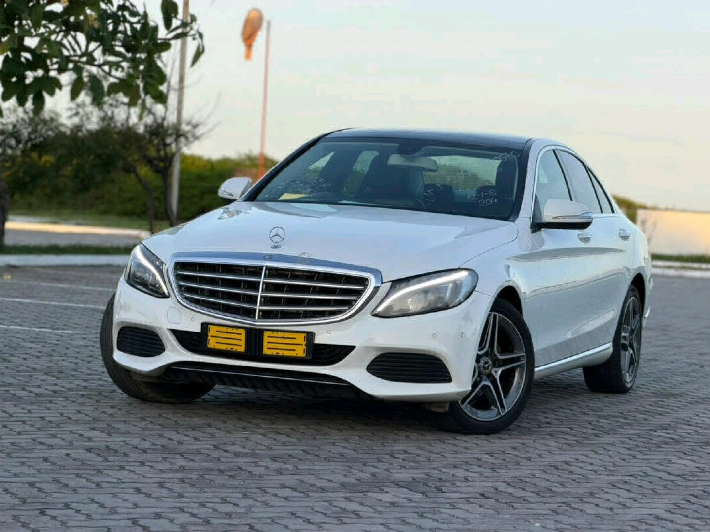Mercedes Benz C Class 180 (2015) - Panoramic Sunroof thumbnail 2