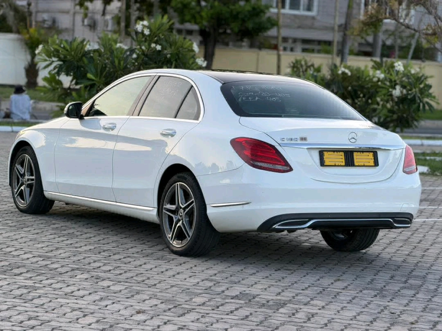 Mercedes Benz C Class 180 (2015) - Panoramic Sunroof thumbnail 4