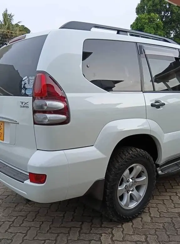 2005 Toyota Prado TRJ120 Petrol Automatic thumbnail 3