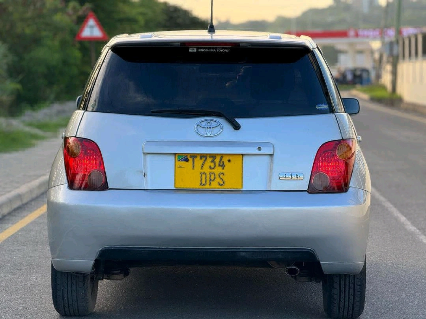 Toyota Ist 2003 Silver Car thumbnail 6