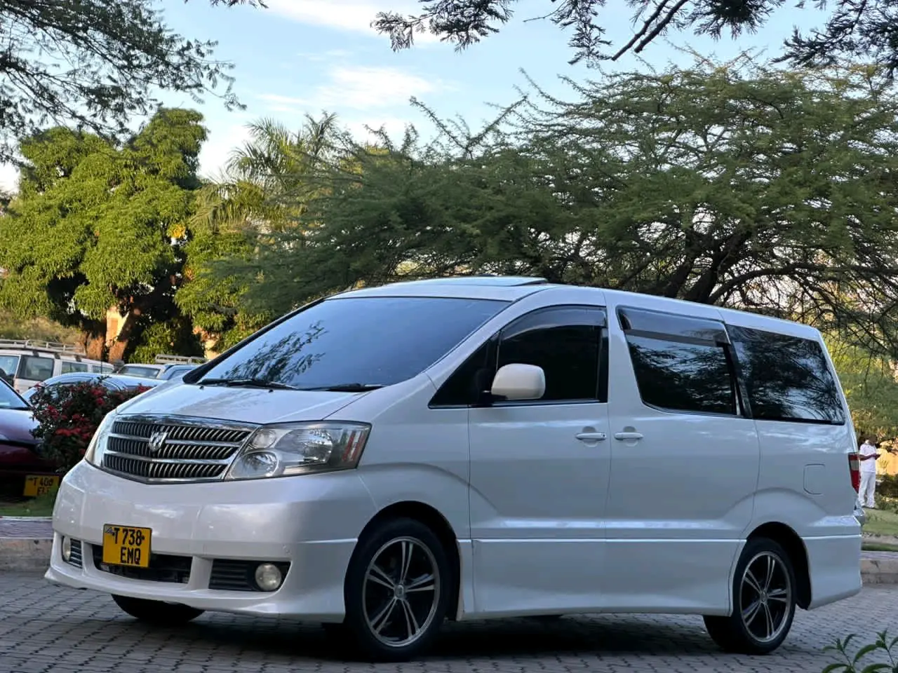 Toyota Alphard G (2002) thumbnail 6