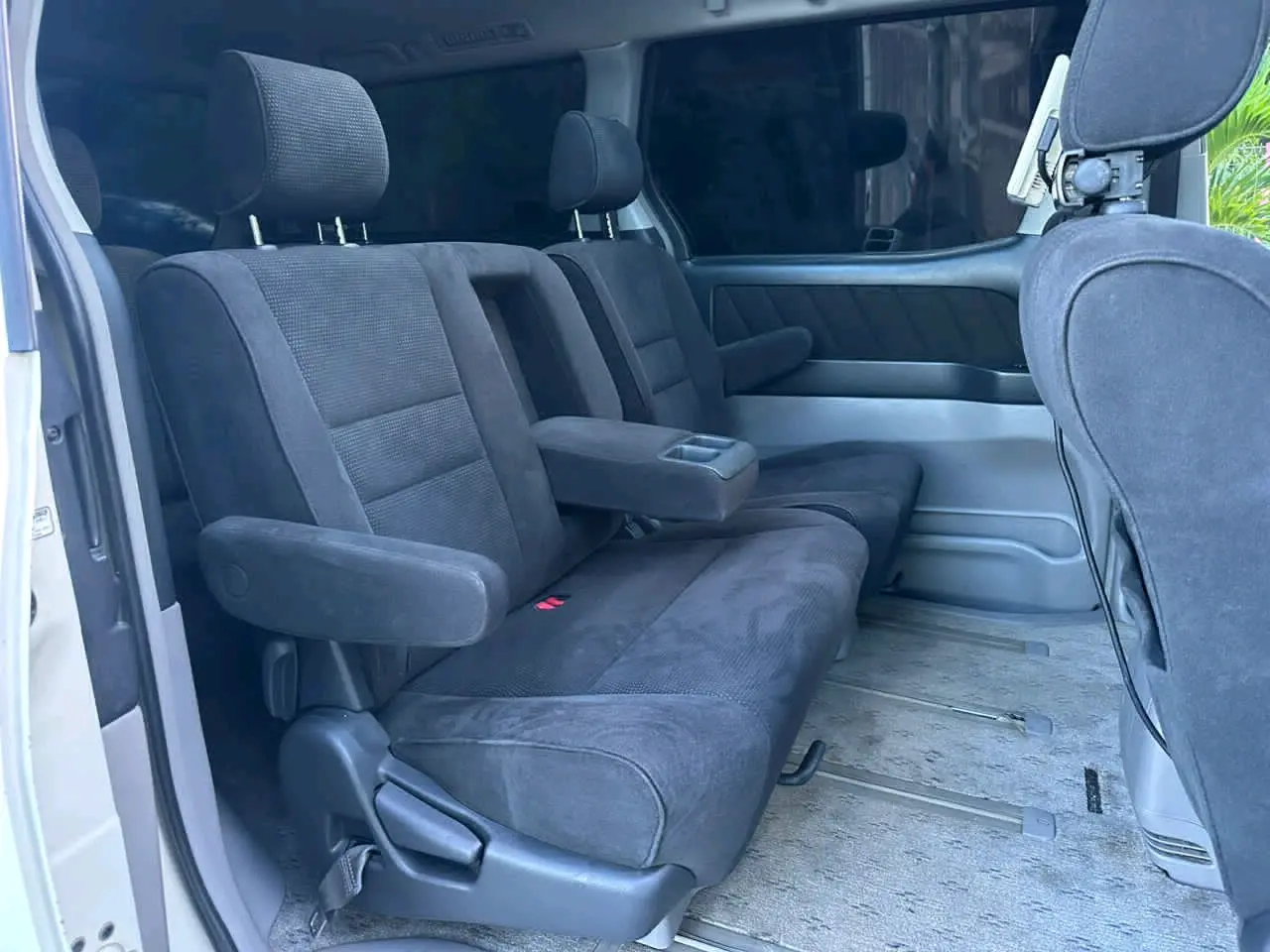 Toyota Alphard G (2002) thumbnail 8