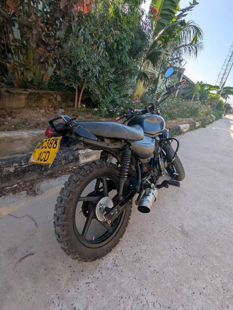 Bajaj Boxer 125 Motorcycle for Sale (Full Documents) thumbnail 3
