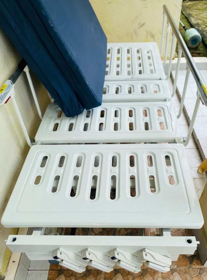 Hospital Bed, 3-Panel Adjustable