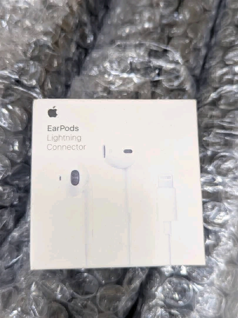 Apple EarPods with Lightning Connector
